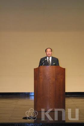 박찬석 전임총장 퇴임기념식 의 사진