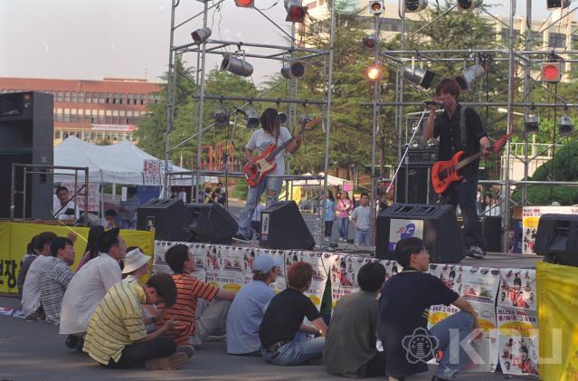 개교기념 거리 축제(2000) 의 사진