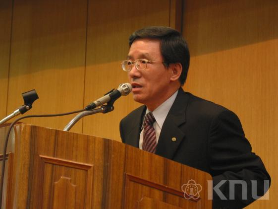 2004학년도 기성회 총회 의 사진