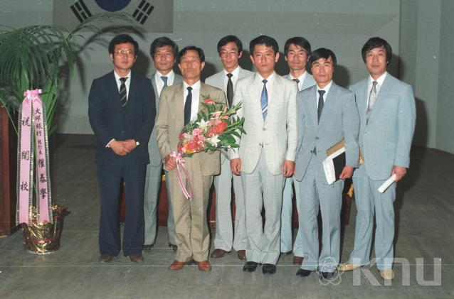 개교 42주년 기념식(1988) 의 사진