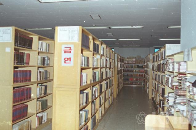 도서관 서고(1985) 의 사진