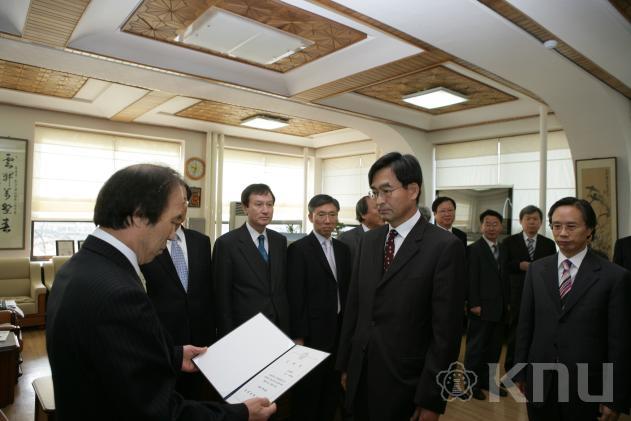 사령장 교부 의 사진