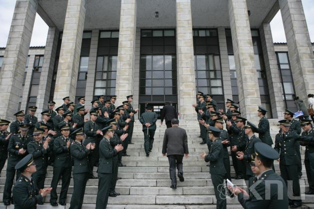 경북대 학군단 47기 임관신고식 의 사진