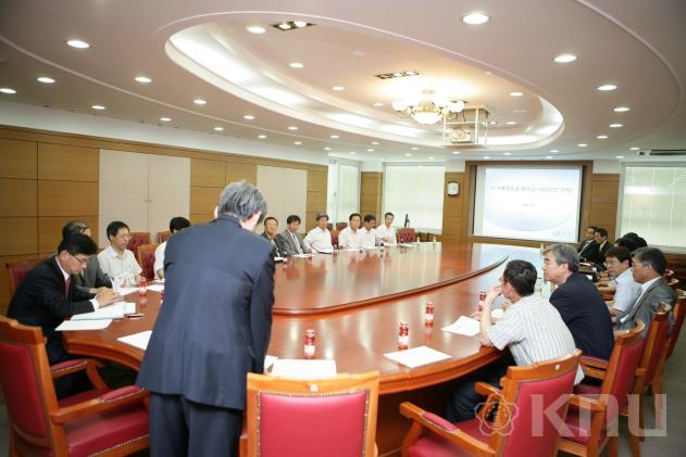 기획재정부 김화동-한나라당전문위원 예방 의 사진