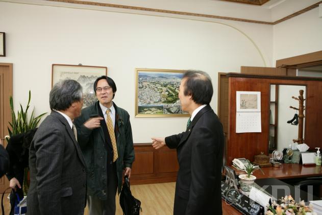 일본 리츠메이칸대학교 코리안연구센터 일행 방문 의 사진