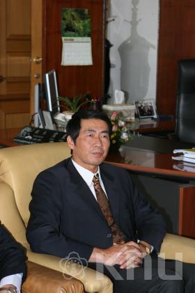 중국 남경대학 총장 내방 의 사진