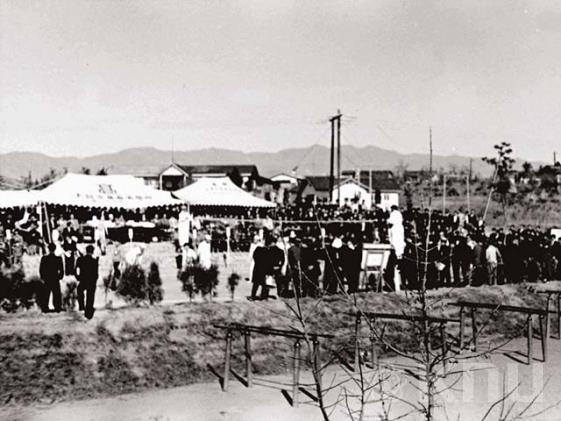 개교 2주년 기념 체육대회(1954) 의 사진