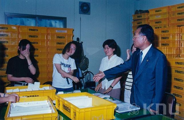 과학기술부 장관 학교 내방(2000) 4 의 사진