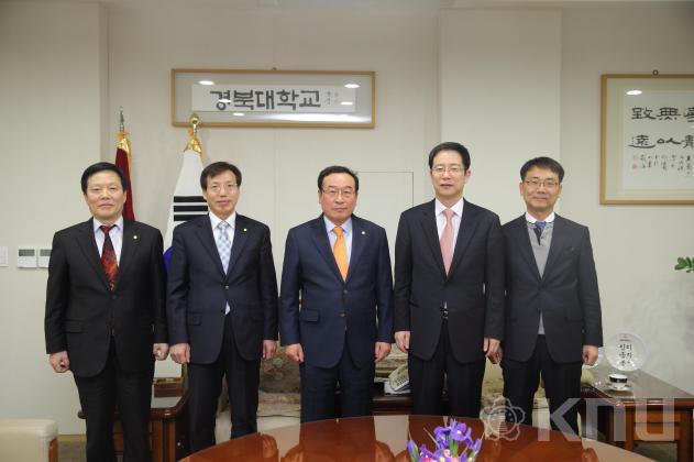 대구 MBC 김환열사장 총장실 내방(3) 의 사진