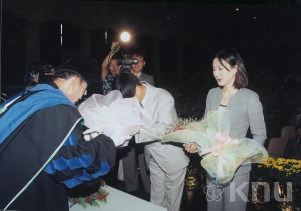 제14대 박찬석총장 취임식(1998) 25 의 사진