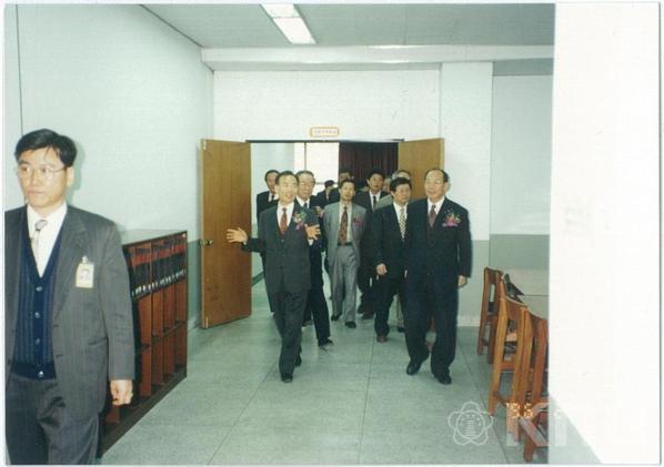 경북대학교 도서관 학술정보시스템(KUDOS) 오픈 행사(1996) 15 의 사진