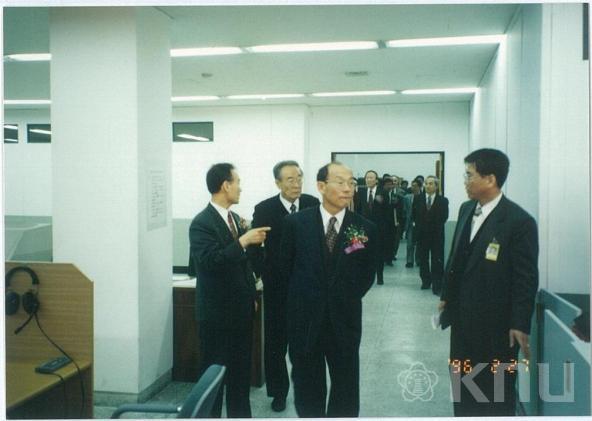 경북대학교 도서관 학술정보시스템(KUDOS) 오픈 행사(1996) 17 의 사진