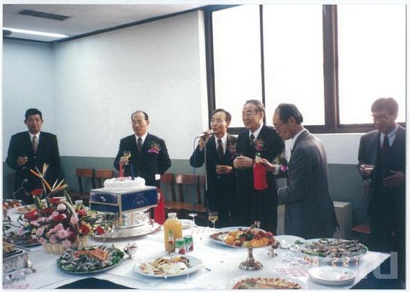 경북대학교 도서관 학술정보시스템(KUDOS) 오픈 행사(1996) 43 의 사진