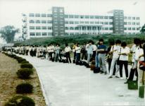 도서관 입장 대기 학생들(1986) 1