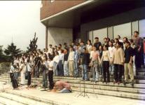 학생 축제 (1998), 우측 측면에서 찍은 단체공연사진