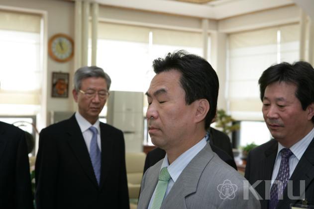 2009년 임명장 수여 의 사진