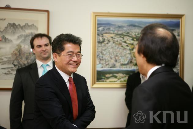 스페인 바르셀로나 자치대학 총장 의 사진
